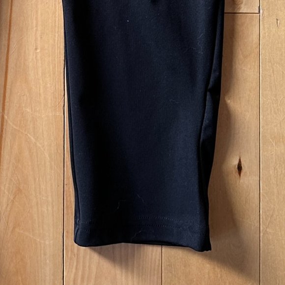 Women's Capri Tights - Picture 3 of 5